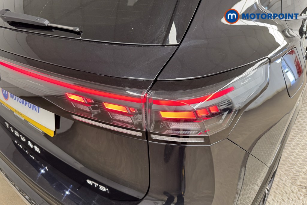 Volkswagen Tiguan R-Line Automatic Petrol SUV - Stock Number (1556375) - 18th supplementary image