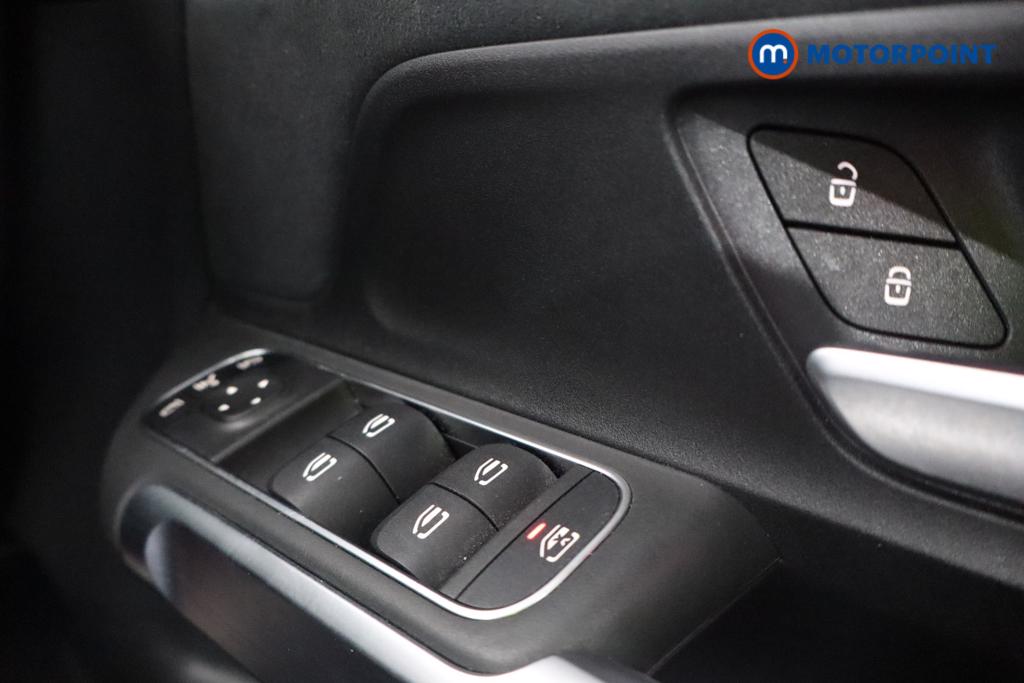 Mercedes-Benz GLB Amg Line Automatic Petrol SUV - Stock Number (1556395) - 12th supplementary image