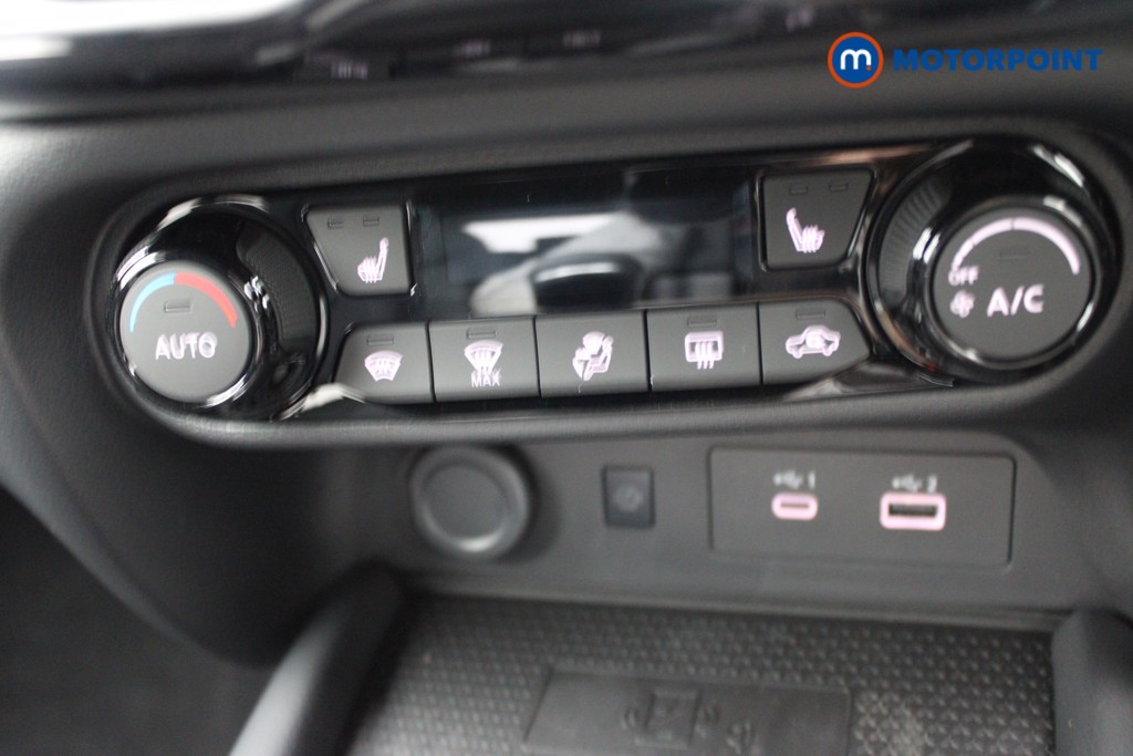 Nissan Juke Tekna Manual Petrol SUV - Stock Number (1556768) - 11th supplementary image