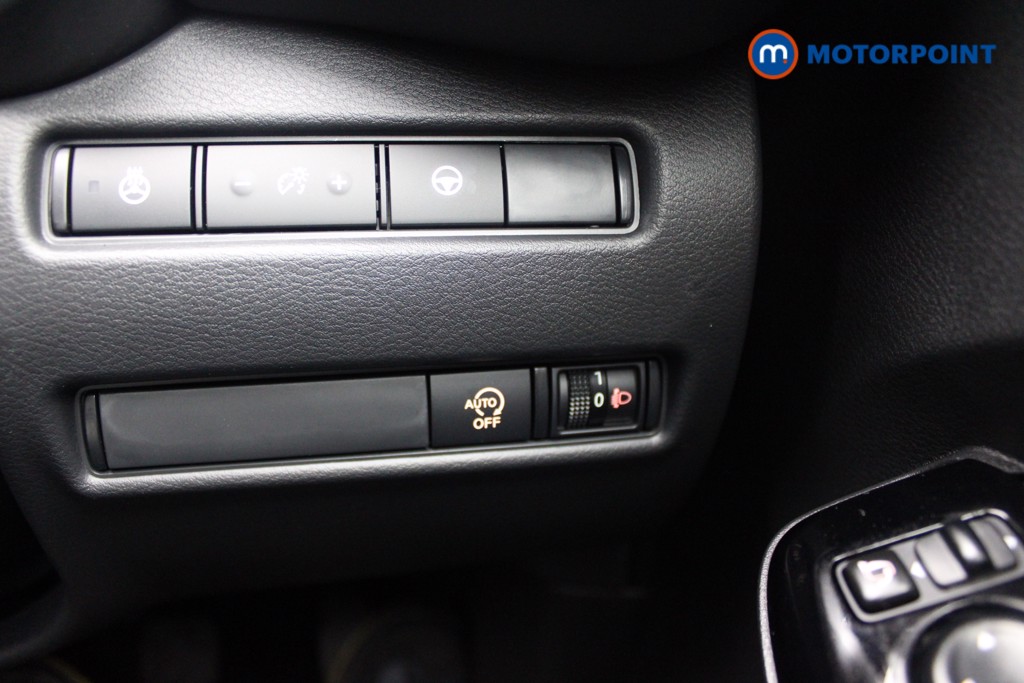 Nissan Juke Tekna Manual Petrol SUV - Stock Number (1556768) - 17th supplementary image