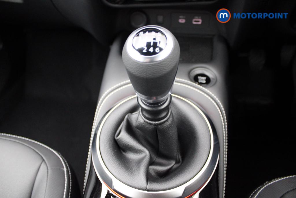 Nissan Juke Tekna Manual Petrol SUV - Stock Number (1556769) - 7th supplementary image