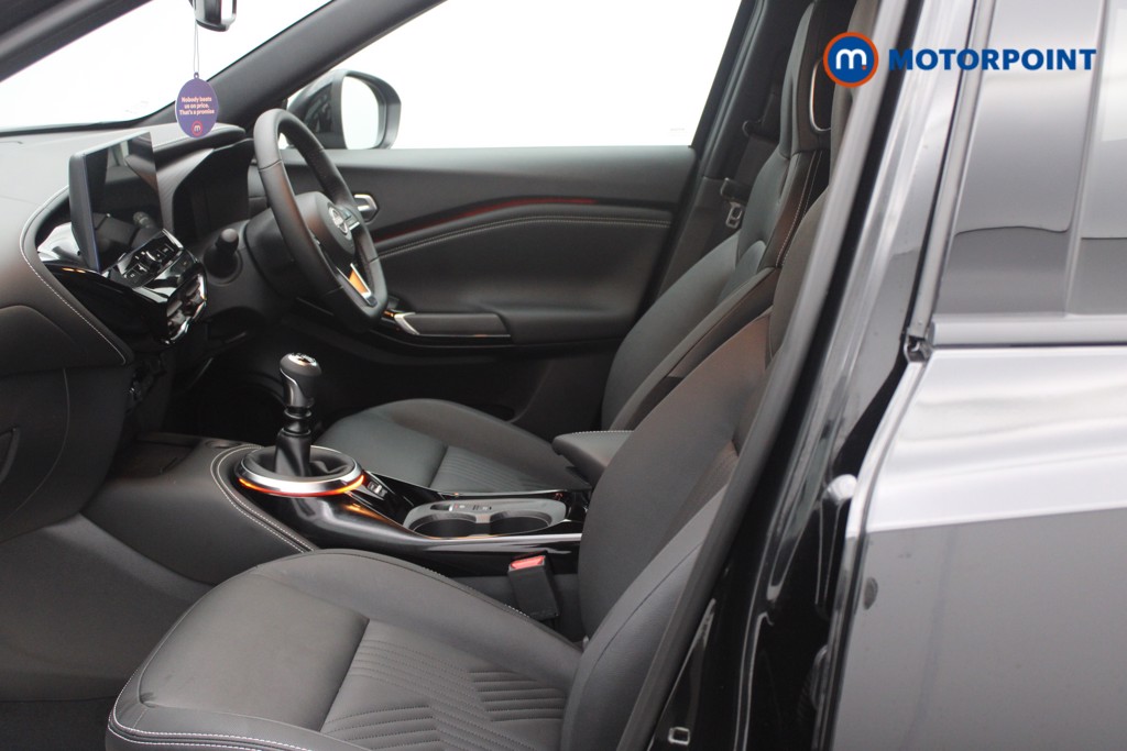 Nissan Juke Tekna Manual Petrol SUV - Stock Number (1556771) - 1st supplementary image