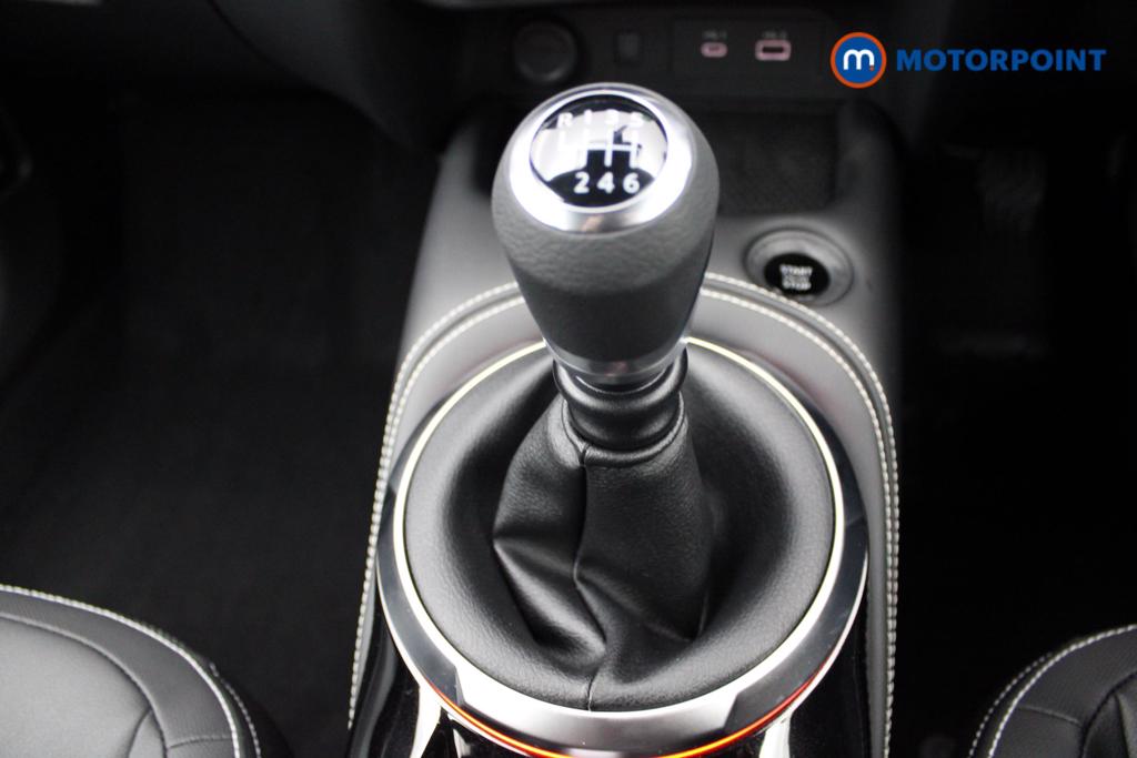Nissan Juke Tekna Manual Petrol SUV - Stock Number (1556773) - 7th supplementary image