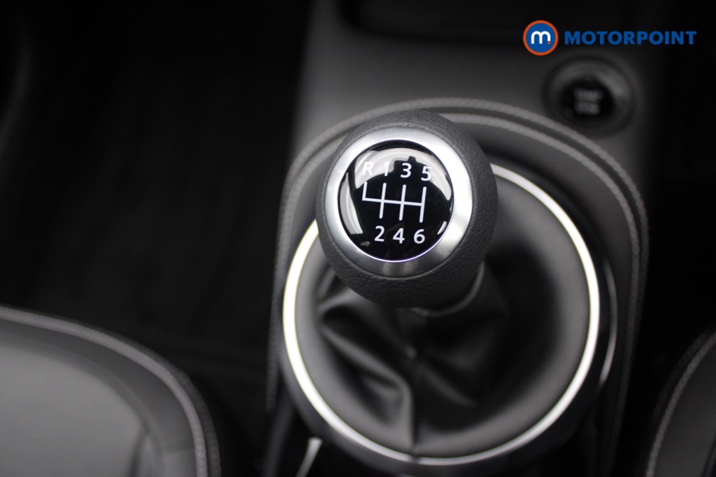 Nissan Juke Tekna Manual Petrol SUV - Stock Number (1556776) - 12th supplementary image