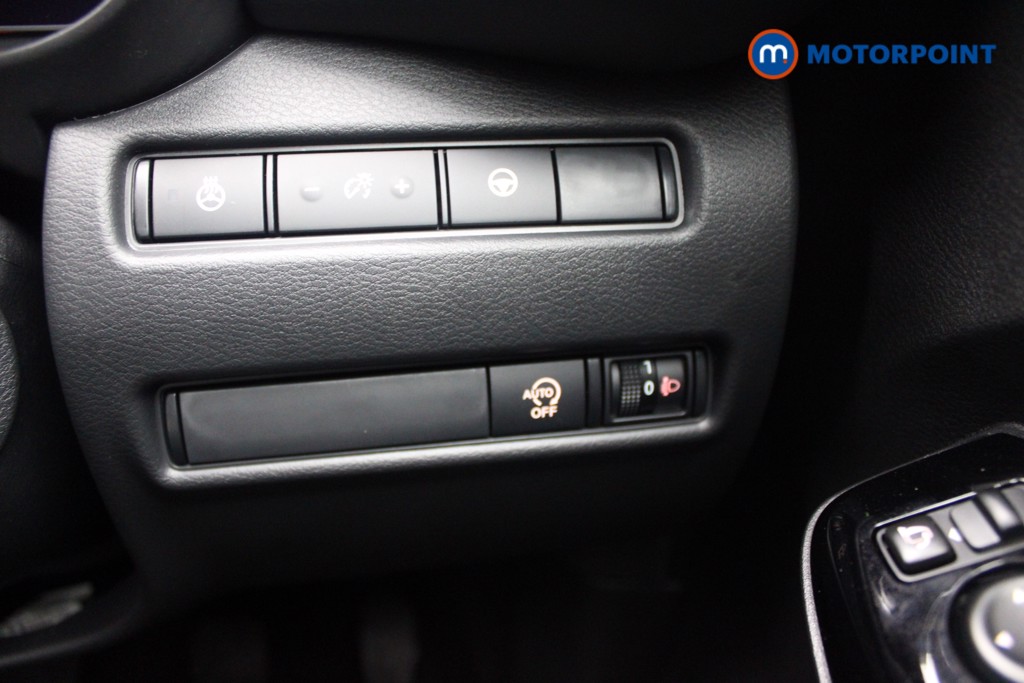 Nissan Juke Tekna Manual Petrol SUV - Stock Number (1556776) - 17th supplementary image