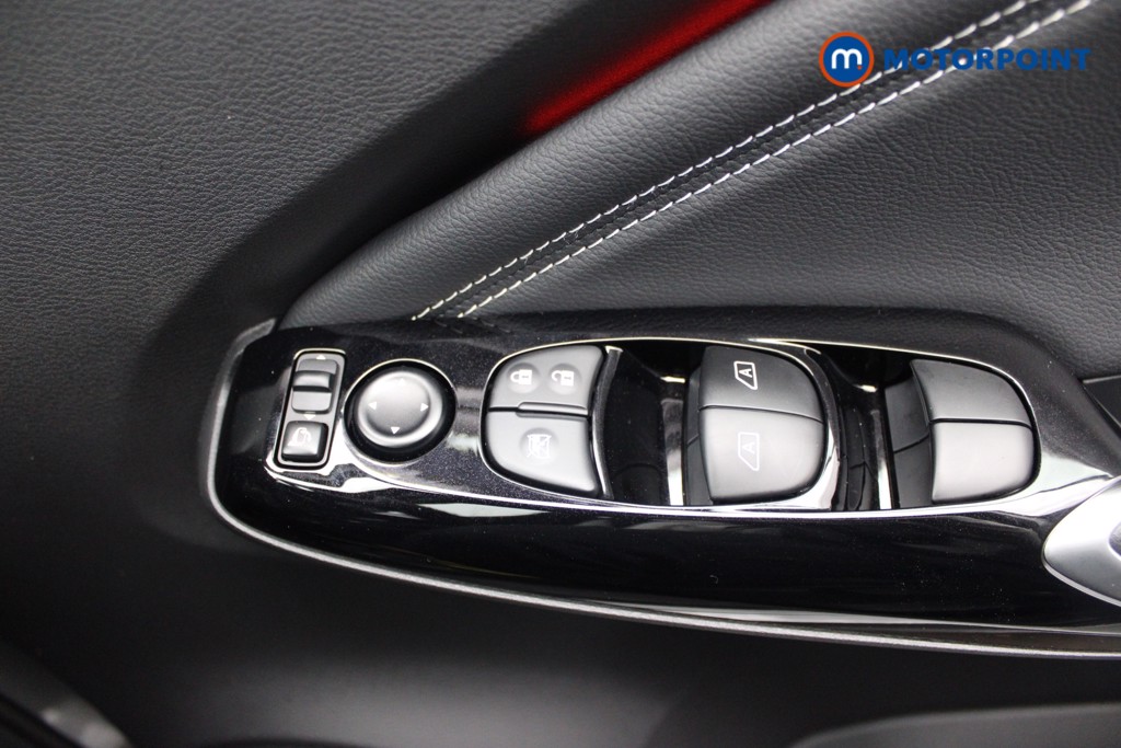Nissan Juke Tekna Manual Petrol SUV - Stock Number (1556776) - 19th supplementary image
