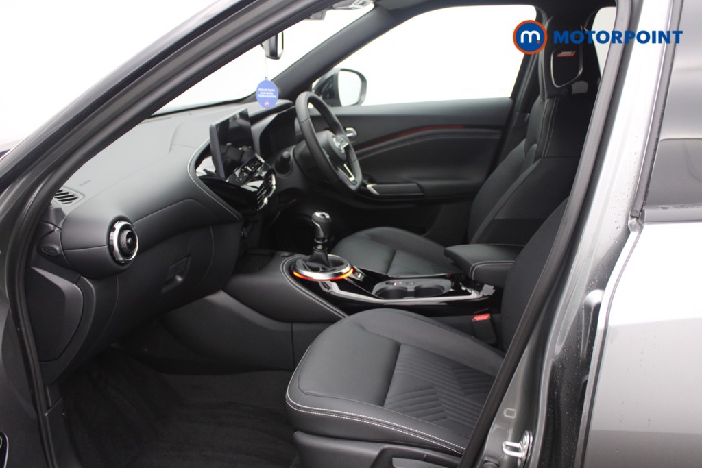 Nissan Juke Tekna Manual Petrol SUV - Stock Number (1556776) - 1st supplementary image
