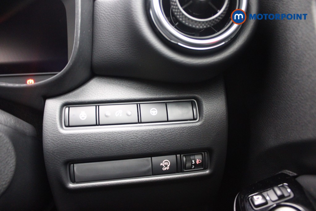 Nissan Juke Tekna Manual Petrol SUV - Stock Number (1556777) - 18th supplementary image