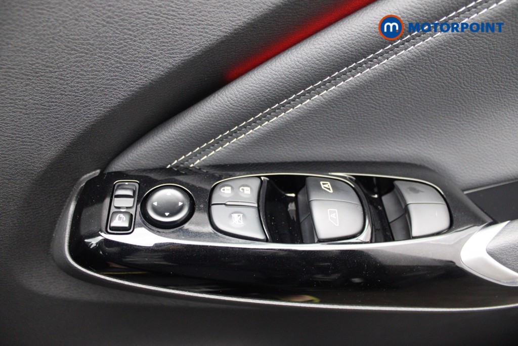 Nissan Juke Tekna Manual Petrol SUV - Stock Number (1556777) - 20th supplementary image