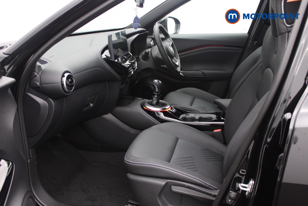 Nissan Juke Tekna Manual Petrol SUV - Stock Number (1556777) - 1st supplementary image
