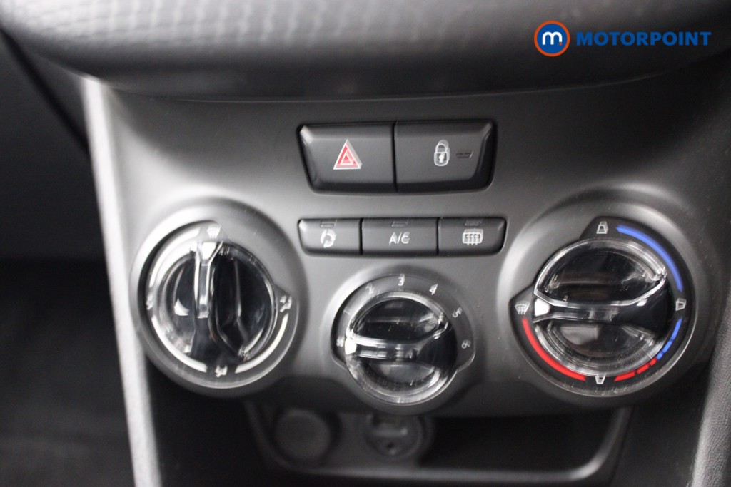 Peugeot 208 Xs-White Manual Petrol Hatchback - Stock Number (1556800) - 7th supplementary image