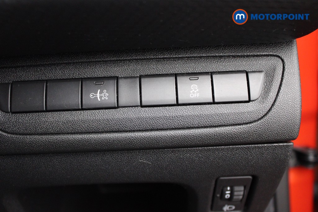 Peugeot 208 Xs-White Manual Petrol Hatchback - Stock Number (1556800) - 11th supplementary image