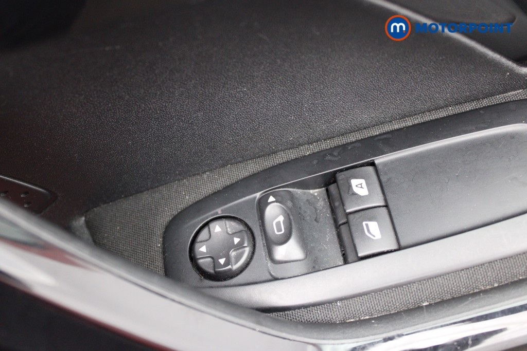 Peugeot 208 Xs-White Manual Petrol Hatchback - Stock Number (1556800) - 13th supplementary image