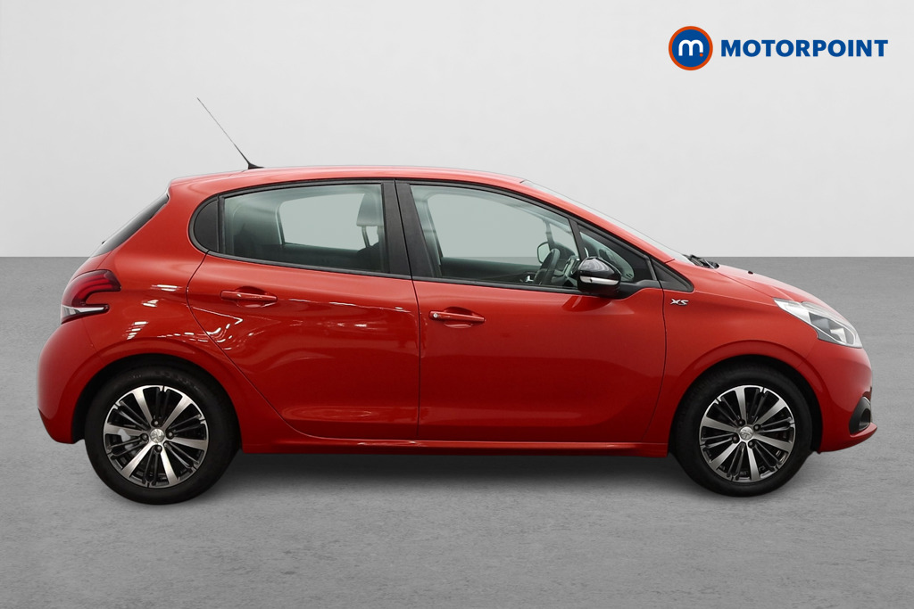 Peugeot 208 Xs-White Manual Petrol Hatchback - Stock Number (1556800) - Drivers side