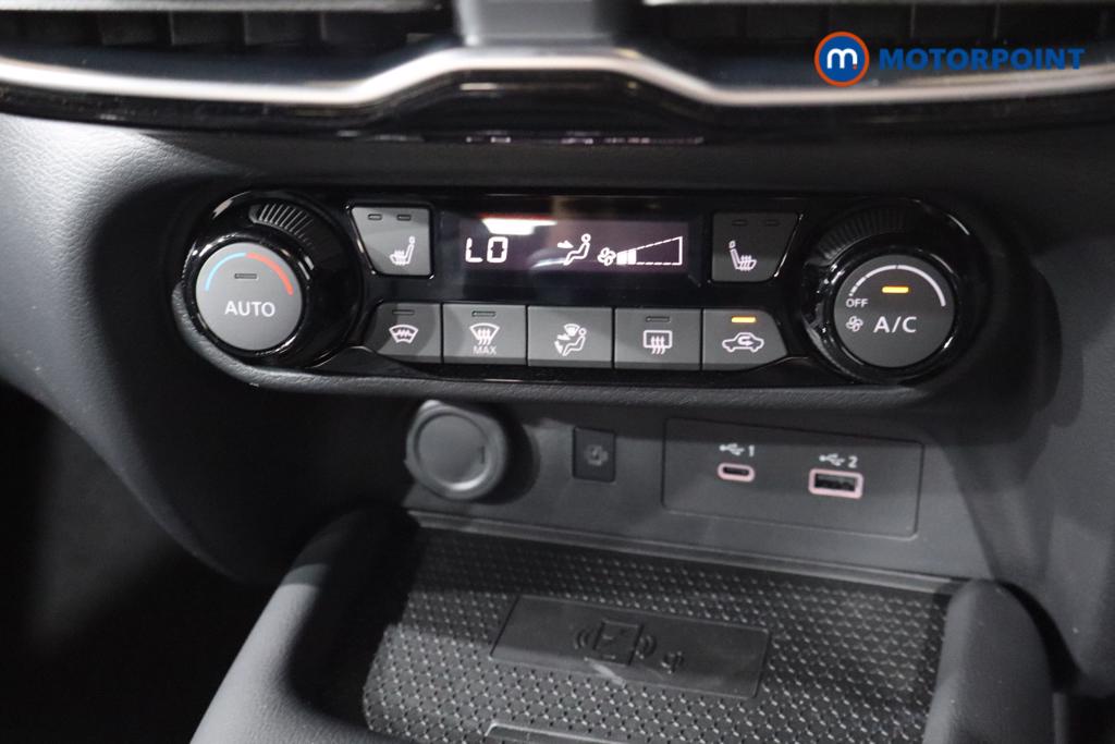 Nissan Juke Tekna Manual Petrol SUV - Stock Number (1556803) - 4th supplementary image