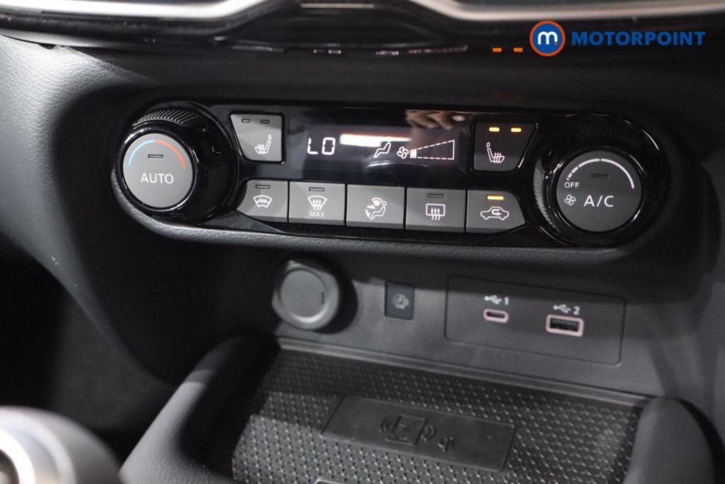 Nissan Juke Tekna Manual Petrol SUV - Stock Number (1556805) - 4th supplementary image