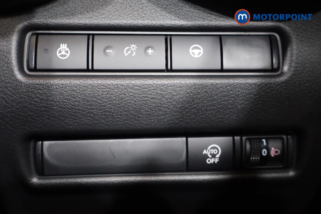 Nissan Juke Tekna Manual Petrol SUV - Stock Number (1556805) - 13th supplementary image