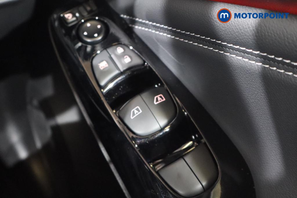Nissan Juke Tekna Manual Petrol SUV - Stock Number (1556805) - 14th supplementary image