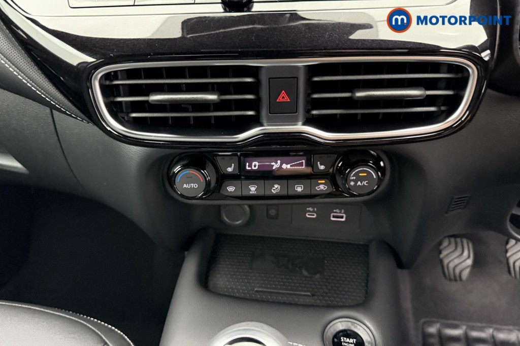 Nissan Juke Tekna Manual Petrol SUV - Stock Number (1556811) - 9th supplementary image