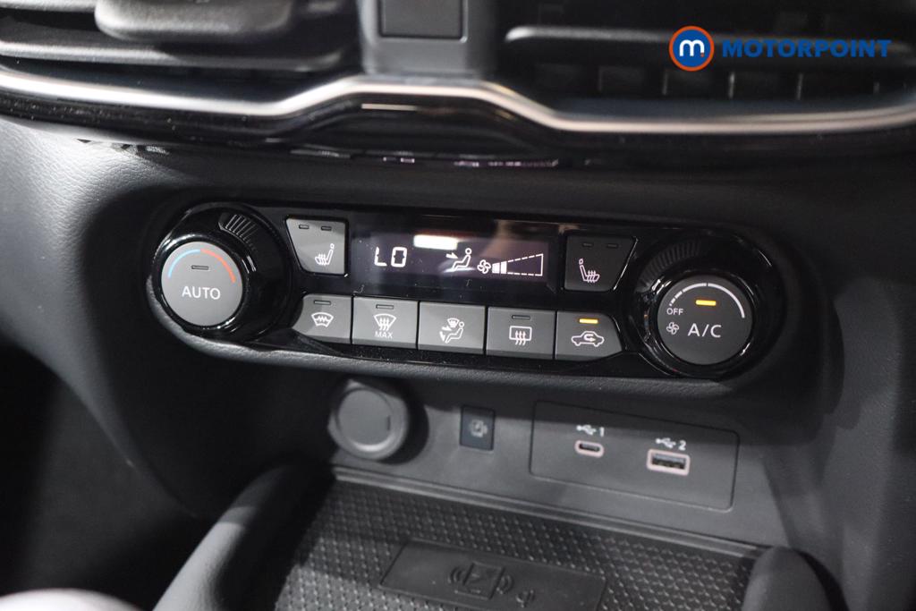 Nissan Juke Tekna Manual Petrol SUV - Stock Number (1556812) - 4th supplementary image