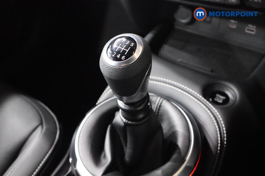 Nissan Juke Tekna Manual Petrol SUV - Stock Number (1556812) - 5th supplementary image