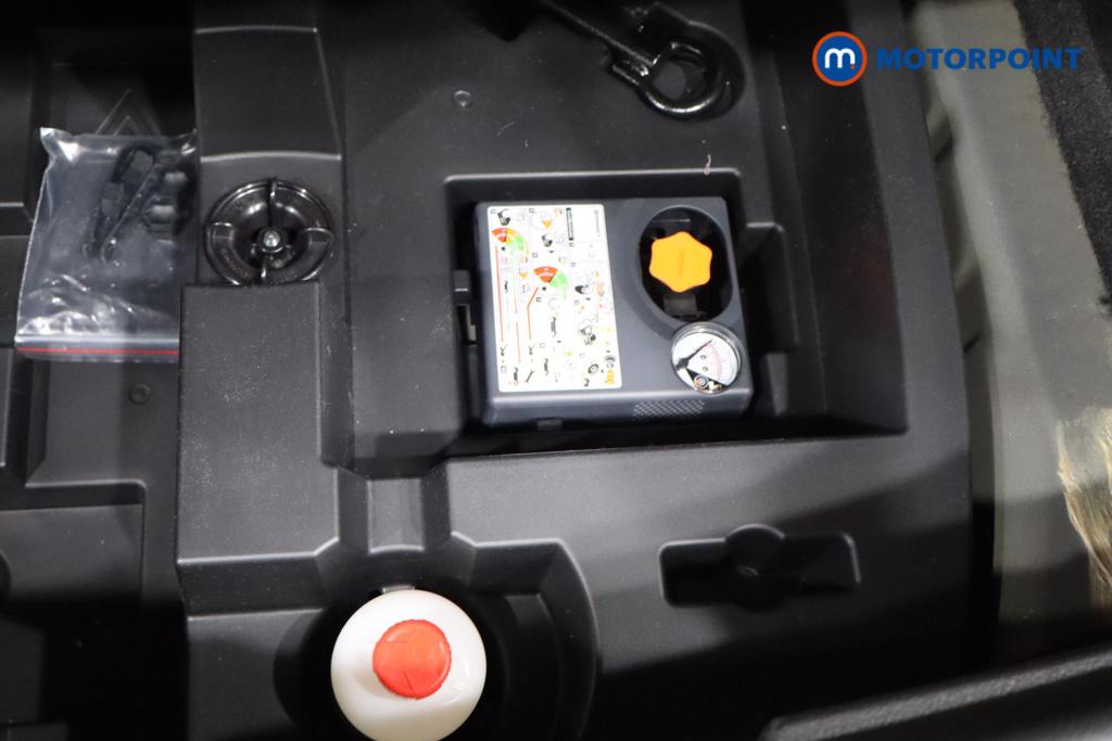 Nissan Juke Tekna Manual Petrol SUV - Stock Number (1556812) - 25th supplementary image