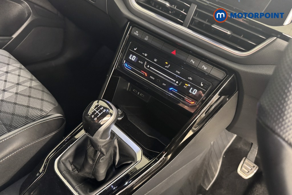 Volkswagen T-Roc R-Line Manual Petrol SUV - Stock Number (1556896) - 11th supplementary image