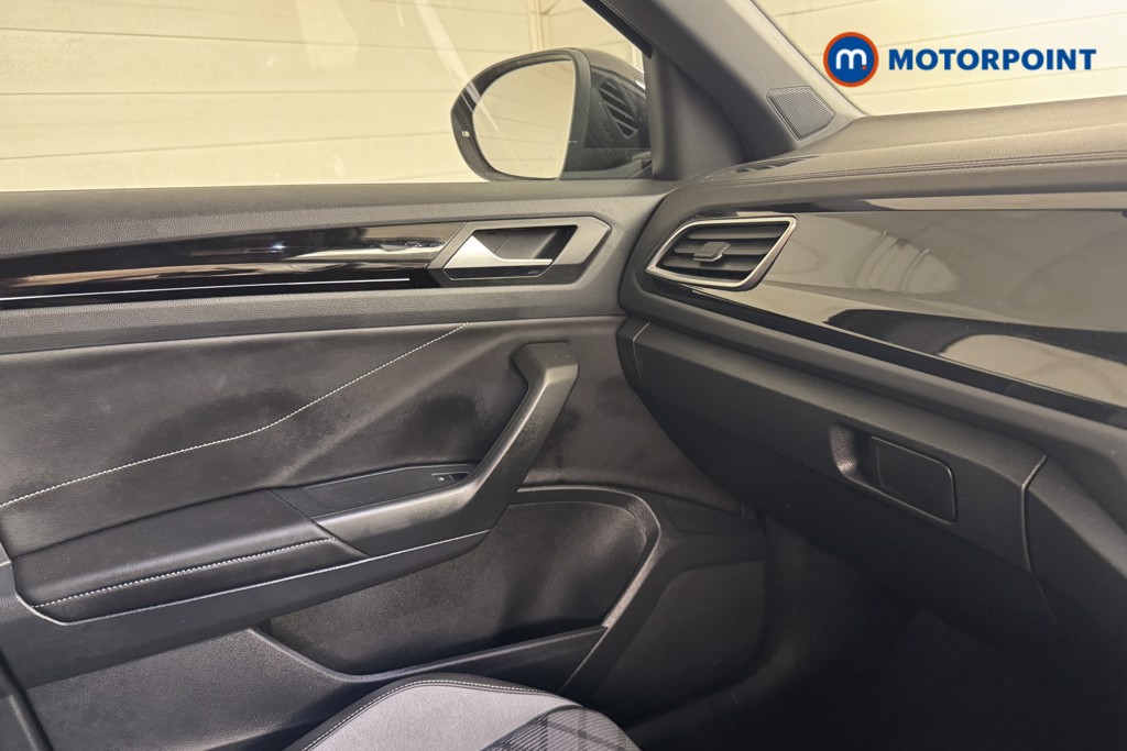 Volkswagen T-Roc R-Line Manual Petrol SUV - Stock Number (1556896) - 12th supplementary image