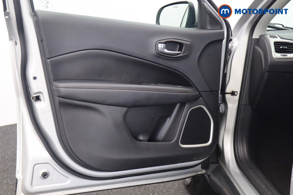Jeep Compass Longitude Manual Petrol SUV - Stock Number (1557222) - 16th supplementary image