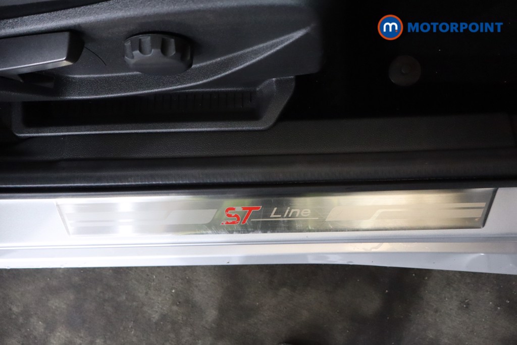 Ford Kuga St-Line Manual Petrol SUV - Stock Number (1557675) - 15th supplementary image