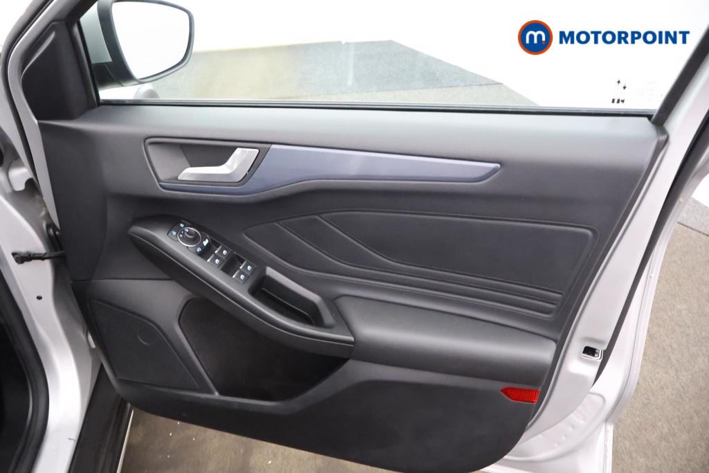 Ford Focus Active X Automatic Diesel Hatchback - Stock Number (1525986) - 8th supplementary image