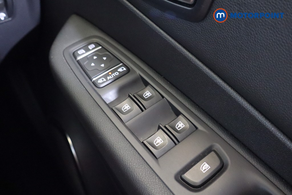 Renault Captur S Edition Manual Petrol SUV - Stock Number (1538120) - 9th supplementary image