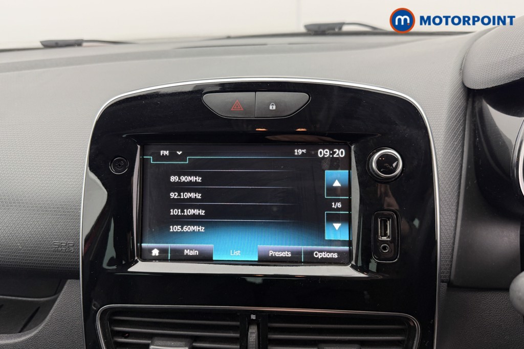 Renault Clio Iconic Manual Petrol Hatchback - Stock Number (1548336) - 5th supplementary image