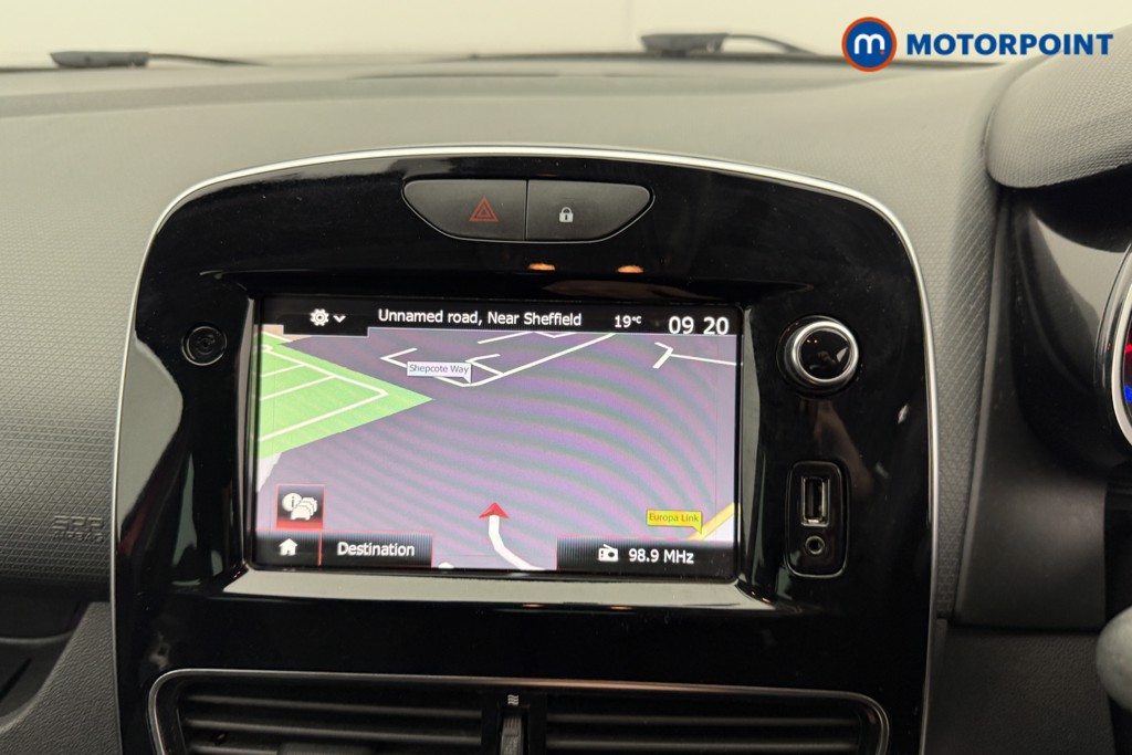 Renault Clio Iconic Manual Petrol Hatchback - Stock Number (1548336) - 8th supplementary image
