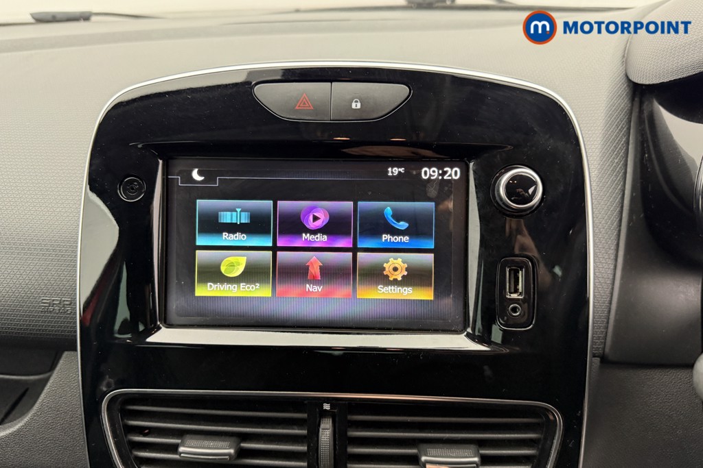 Renault Clio Iconic Manual Petrol Hatchback - Stock Number (1548336) - 9th supplementary image