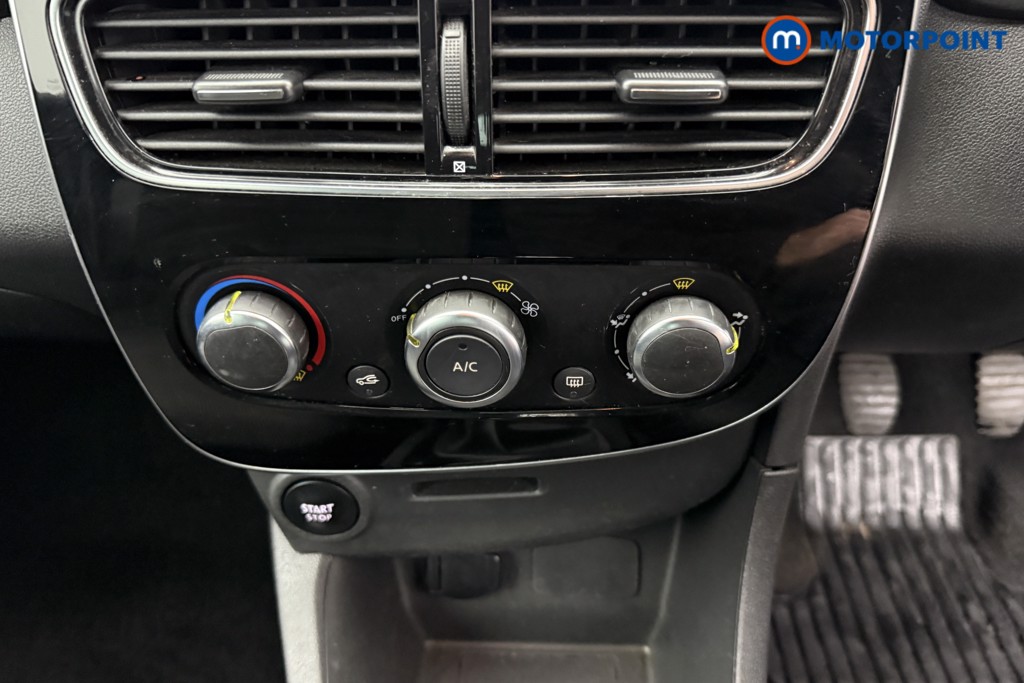 Renault Clio Iconic Manual Petrol Hatchback - Stock Number (1548336) - 10th supplementary image