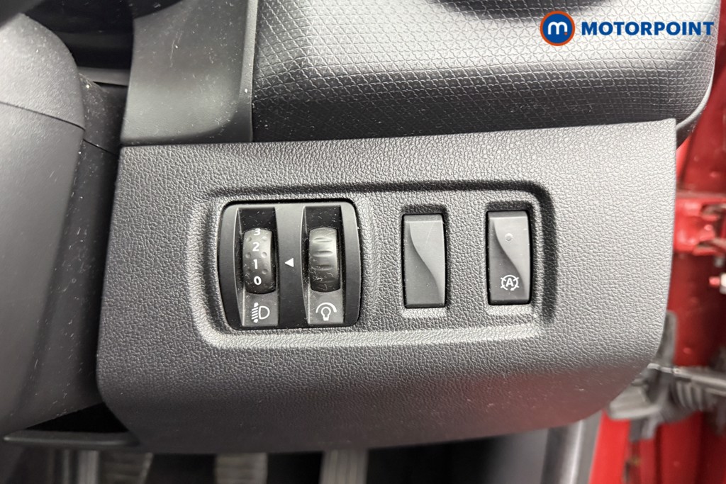 Renault Clio Iconic Manual Petrol Hatchback - Stock Number (1548336) - 14th supplementary image