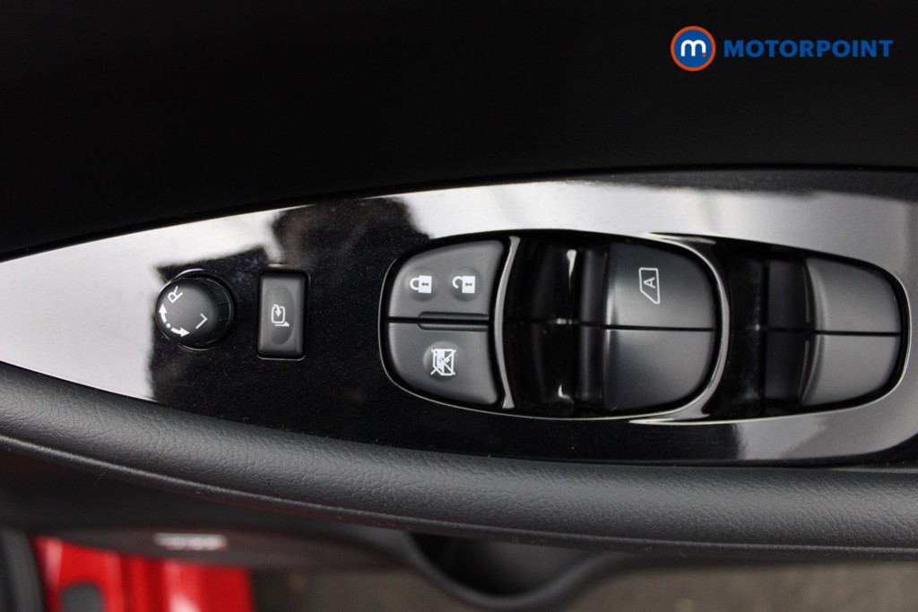 Nissan Leaf Tekna Automatic Electric Hatchback - Stock Number (1549446) - 15th supplementary image