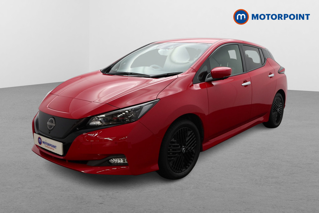Nissan Leaf Tekna Automatic Electric Hatchback - Stock Number (1549446) - Passenger side front corner