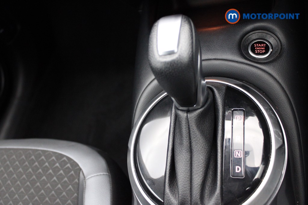 Nissan Juke N-Connecta Automatic Petrol SUV - Stock Number (1551374) - 11th supplementary image