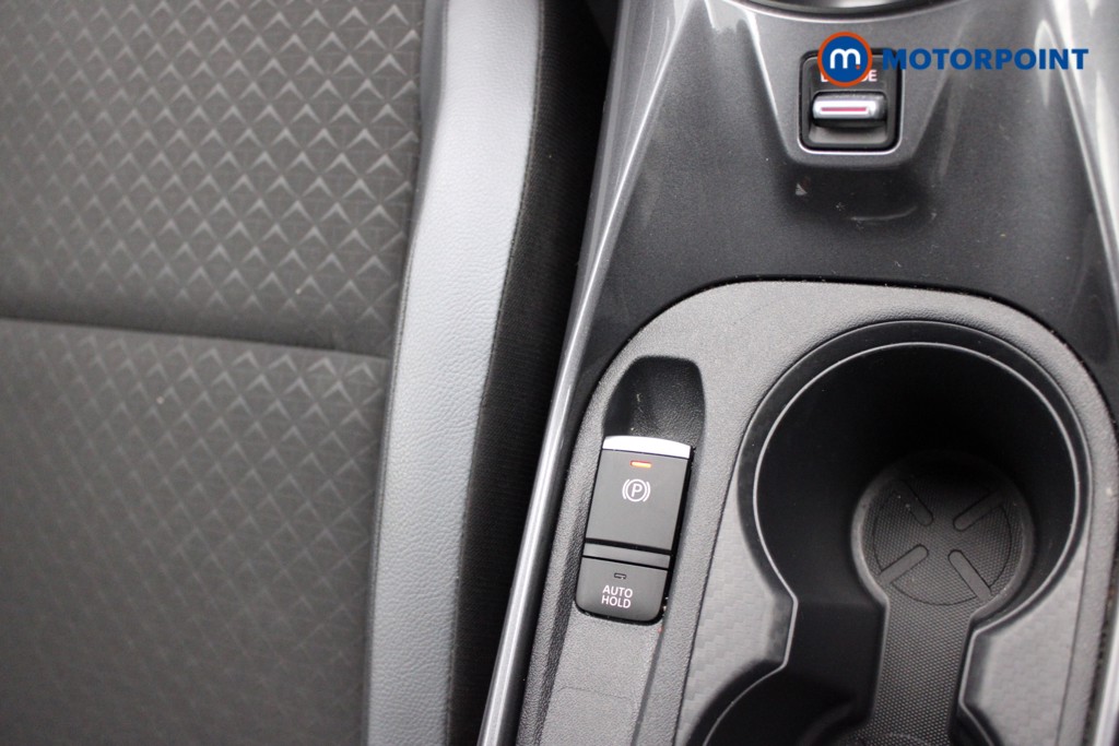 Nissan Juke N-Connecta Automatic Petrol SUV - Stock Number (1551374) - 12th supplementary image