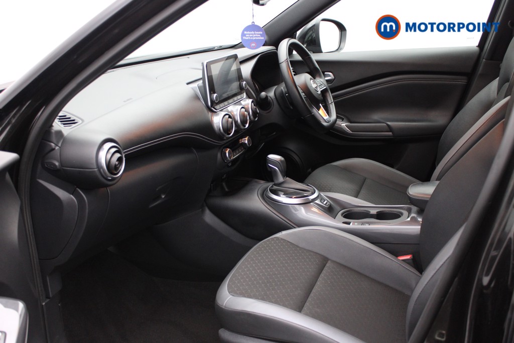 Nissan Juke N-Connecta Automatic Petrol SUV - Stock Number (1551374) - 1st supplementary image