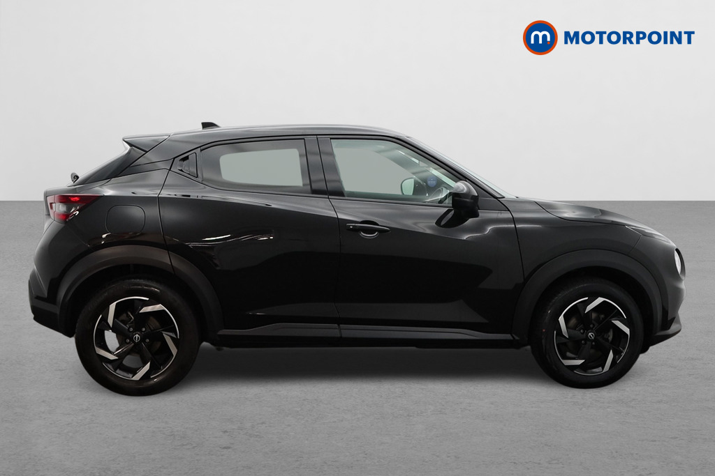 Nissan Juke N-Connecta Automatic Petrol SUV - Stock Number (1551374) - Drivers side