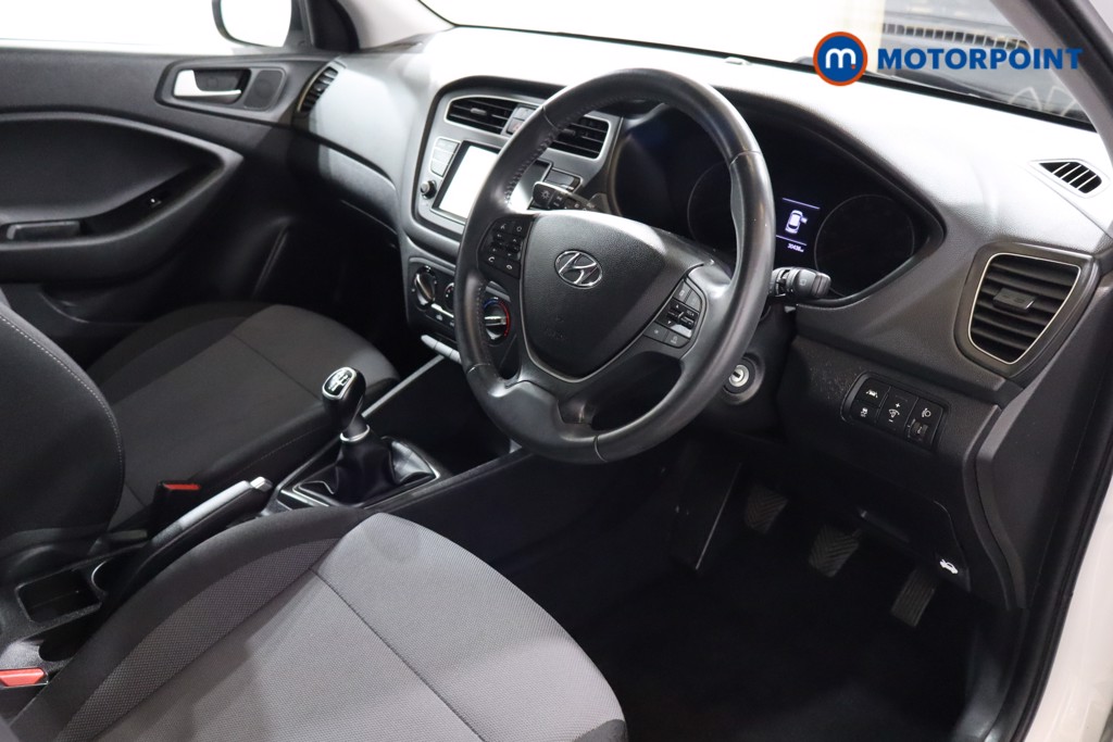 Hyundai I20 Play Manual Petrol Hatchback - Stock Number (1551727) - 1st supplementary image