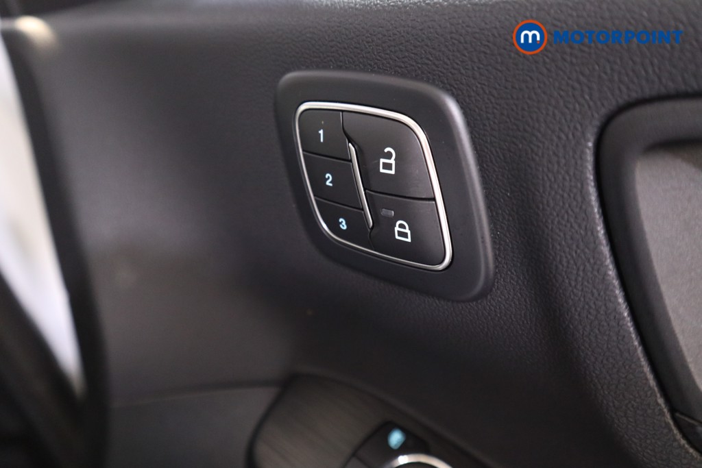 Ford Kuga St-Line Automatic Petrol Plug-In Hybrid SUV - Stock Number (1552127) - 11th supplementary image
