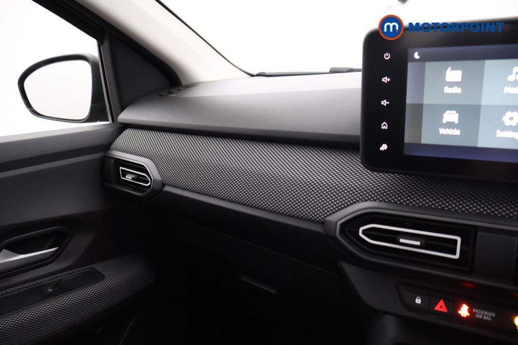 Dacia Sandero Expression Manual Petrol Hatchback - Stock Number (1552329) - 7th supplementary image