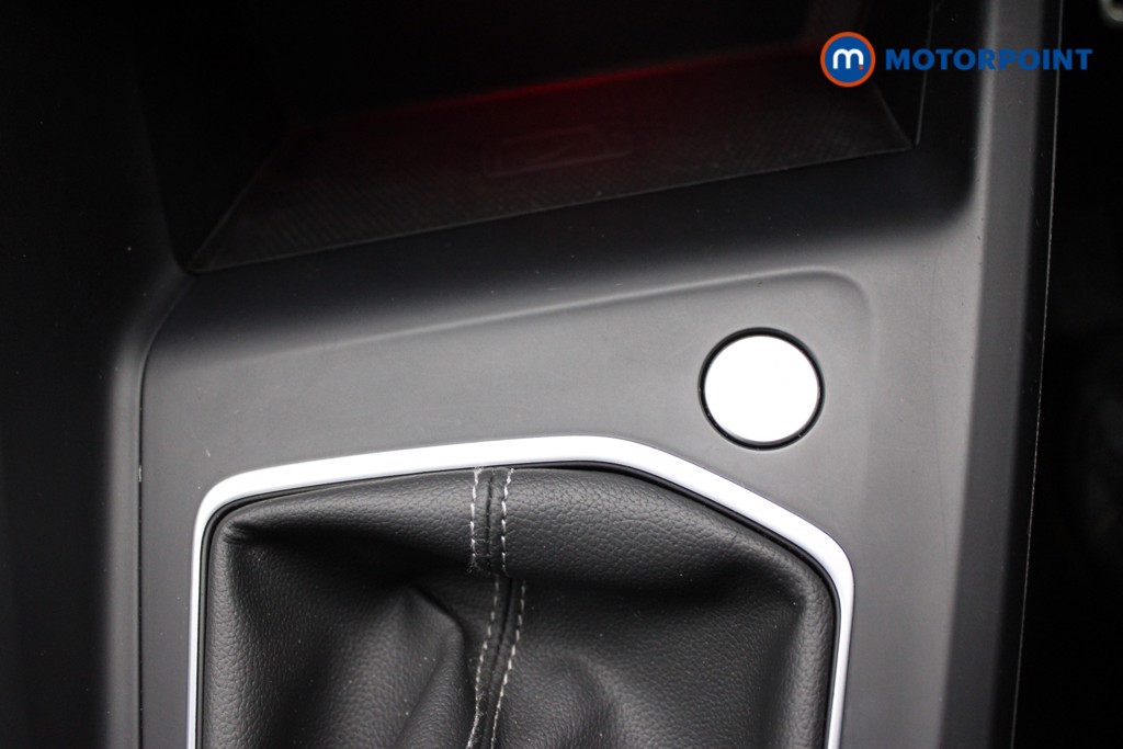 Volkswagen Golf R-Line Manual Petrol Hatchback - Stock Number (1552348) - 12th supplementary image
