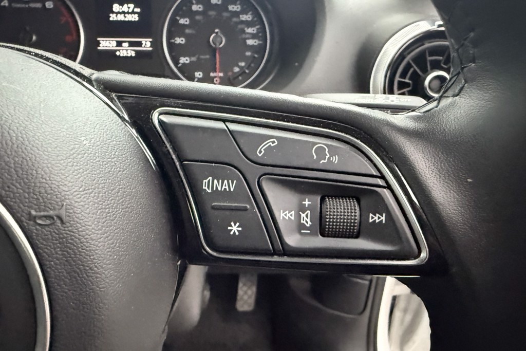 Audi Q2 Technik Manual Petrol SUV - Stock Number (1552832) - 5th supplementary image