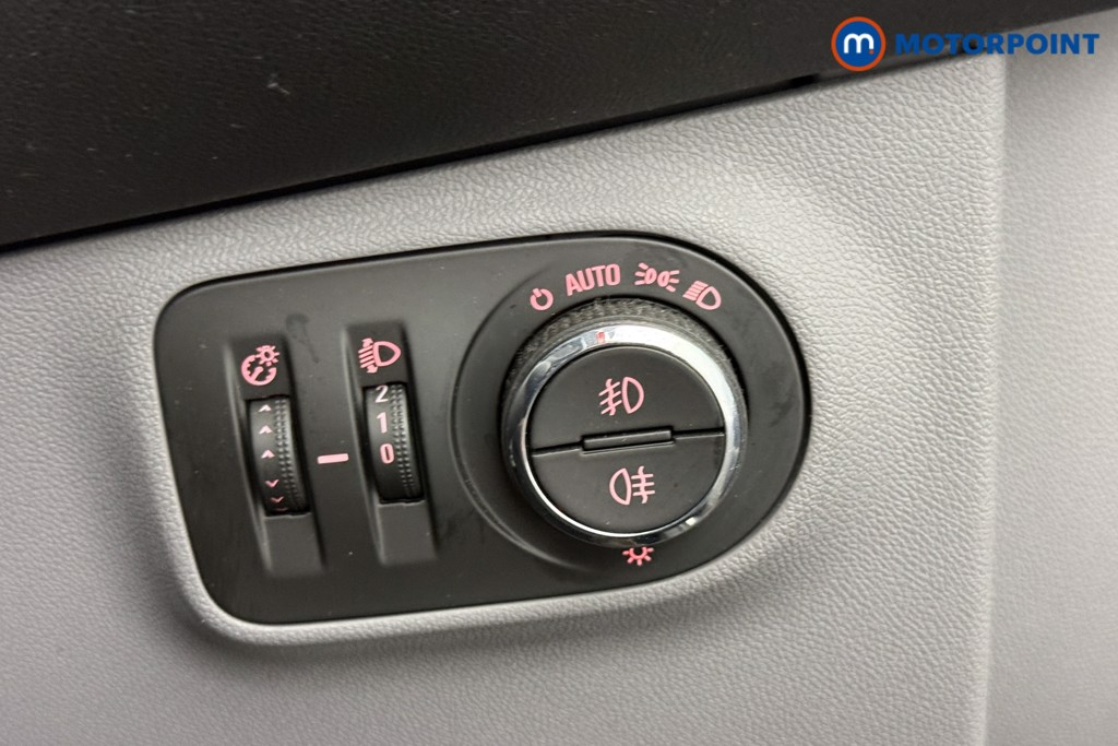 Vauxhall Corsa SE Manual Petrol Hatchback - Stock Number (1553250) - 13th supplementary image