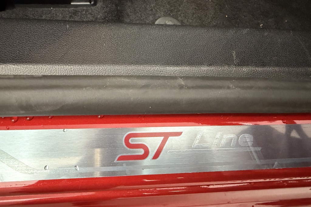 Ford Focus St-Line X Manual Petrol-Electric Hybrid Hatchback - Stock Number (1553637) - 20th supplementary image